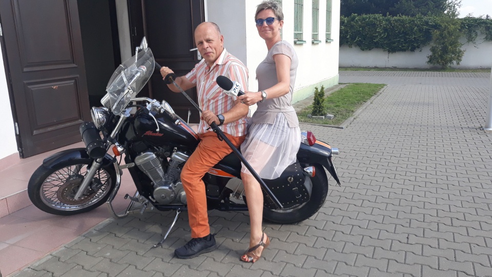 Monika Siwak-Waloszewska z dyrektorem GOK, Markiem Manuszewskim. Fot. Sławomir Nowak.