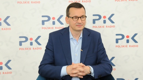 Premier Mateusz Morawiecki w studiu Polskiego Polskiego Radia PiK. Fot. Ireneusz Sanger