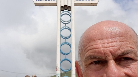 Swoją listę marzeń w podróżach na rowerze Jarosław Kaptajn zrealizował dopiero w 30 procentach. Fot. facebook.com/jaroknarowerze