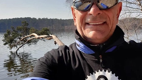 Swoją listę marzeń w podróżach na rowerze Jarosław Kaptajn zrealizował dopiero w 30 procentach. Fot. facebook.com/jaroknarowerze