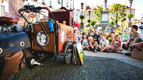 Robert Poryziński ze swoim „Teatrem Miejsca” w trasie. Fot. nadesłane