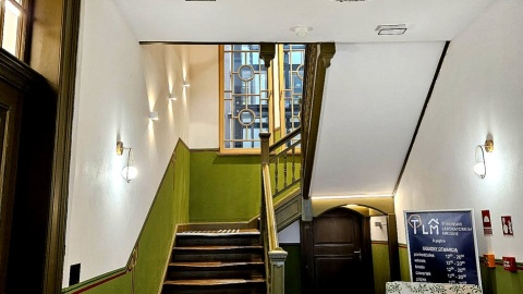 W budynku przy ul. Bydgoskiej 50-52 w Toruniu, mieści się hostel i kawiarenka, w której pracują osoby z niepełnosprawnościami. Fot. Adriana Andrzejewska-Kuras/PR PiK