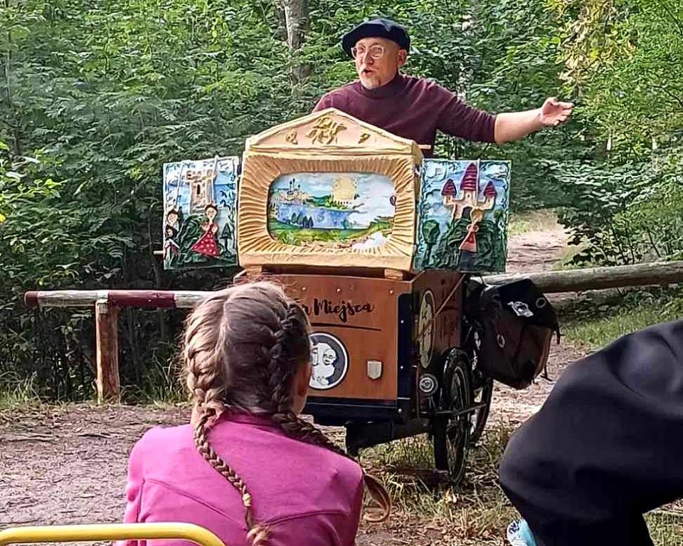 Robert Poryziński i jego „Teatr Miejsca”. Fot. nadesłane