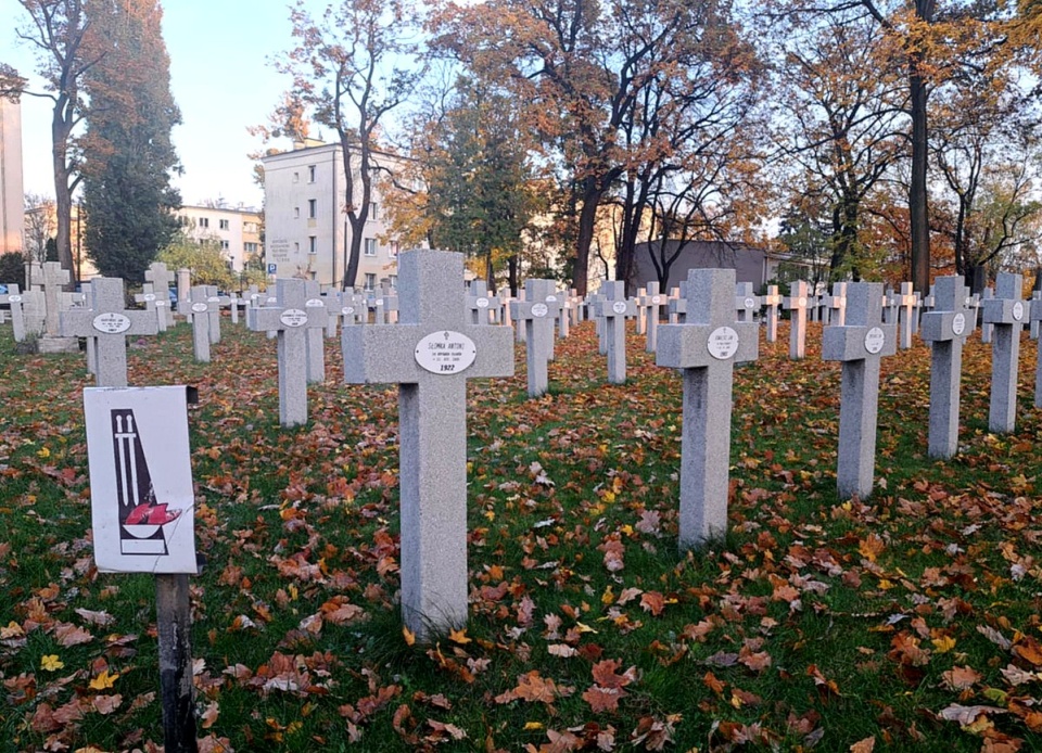 Na niewielkim Cmentarzu Garnizonowym w Toruniu spoczywa wiele osób zasłużonych dla miasta, niezależnie od narodowości. Fot. Michał Zaręba/arch. PR PiK