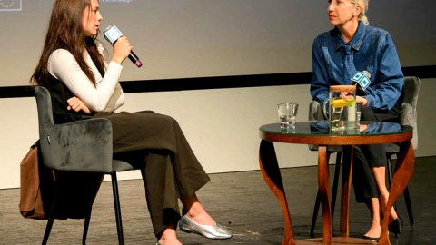 Natalia Koniarz w rozmowie z Bogumiłą Wresiło w trakcie Festiwalu Filmowego „Przeźrocza” 2025 w Bydgoszczy. Fot. Dariusz Gackowski