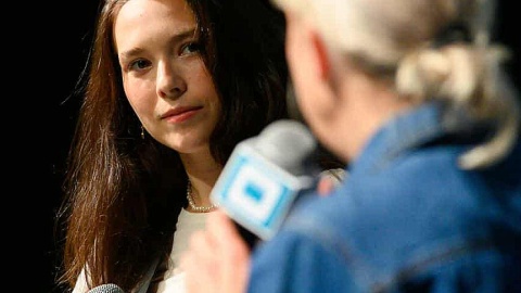 Natalia Koniarz w rozmowie z Bogumiłą Wresiło w trakcie Festiwalu Filmowego „Przeźrocza” 2025 w Bydgoszczy. Fot. Dariusz Gackowski