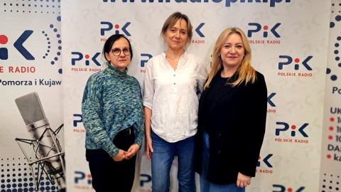 Magdalena Gill (C) w towarzystwie dr Agnieszki Wysockiej (L) i dr Katarzyny Szewczyk (R). Fot. Kamil Bzdzian/PR PiK