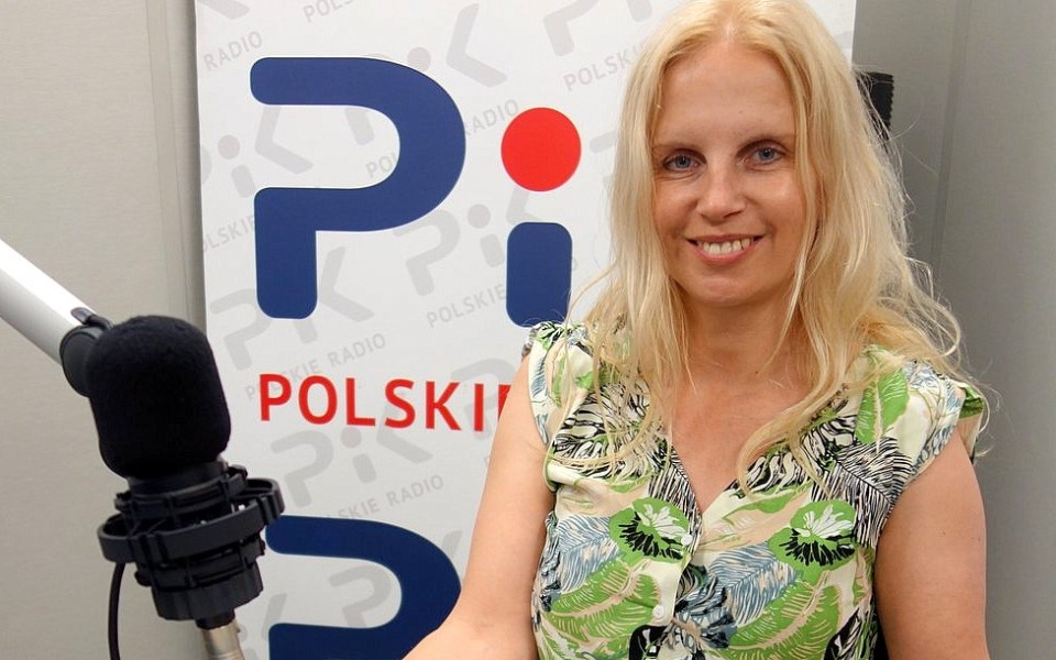 Kamila Cudnik w toruńskim studiu Polskiego Radia PiK. Fot. Iwona Muszytowska-Rzeszotek/arch. PR PiK