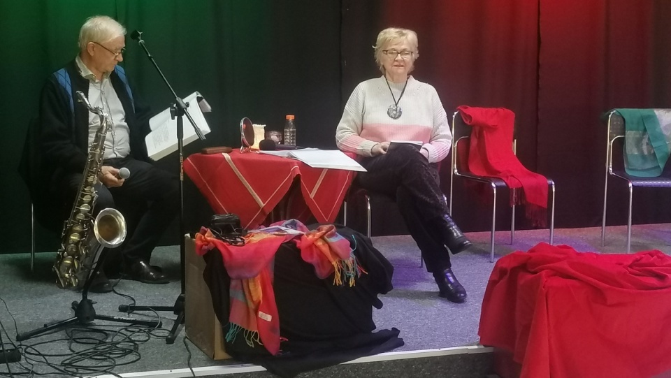 Spektakl poetycki na podstawie zbioru wierszy pt. „Słowa rzeczywiste”. Fot. Iwona Muszytowska-Rzeszotek