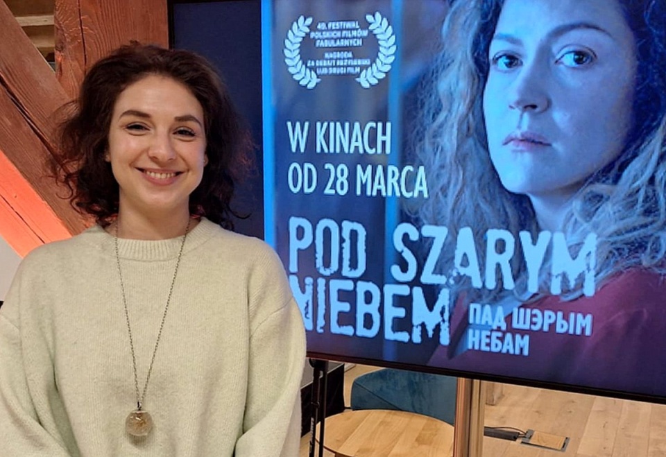 Mara Tamkovich, reżyserka i autorka filmu pt. „Pod szarym niebem”, była gościem filmowej części magazynu „Dwie strony sztuki”. Fot. Bogumiła Wresiło/PR PiK