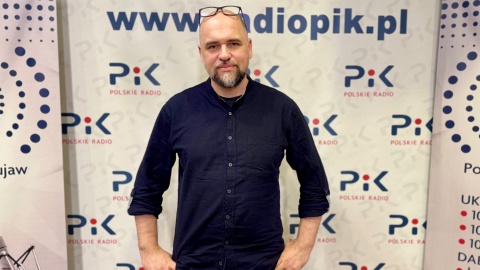 Łukasz Oliwkowski w studiu Polskiego Radia PiK. Fot. Izabela Langner/PR PiK