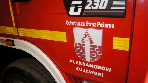 Członkowie OSP w Aleksandrowie Kujawskim czekali na wóz strażacki 12 lat. Ich radość trwała tylko 2 lata. Fot. Henryk Żyłkowski