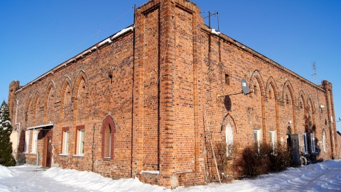 Tajemniczy obiekt na drodze Ostromecko-Dąbrowa Chełmińska. Fot. Henryk Żyłkowski