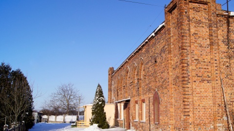 Tajemniczy obiekt na drodze Ostromecko-Dąbrowa Chełmińska. Fot. Henryk Żyłkowski