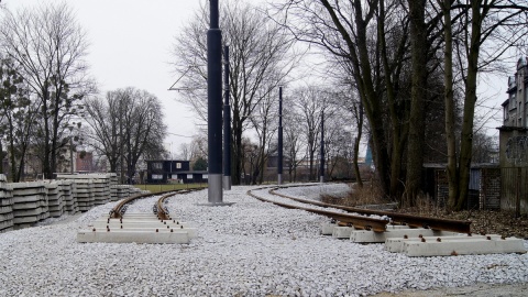 Przerwano budowę torów tramwajowych, co znaczne utrudnia komunikację miejską. Fot. Henryk Żyłkowski