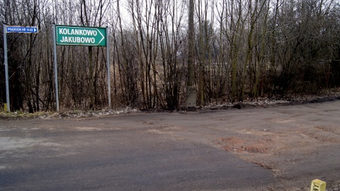 Wyrwa w drodze na Prądocin straszy kierowców. Fot. Henryk Żyłkowski