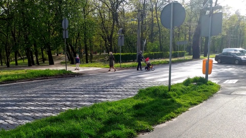 Czy na każdym skrzyżowaniu przy ul. Bydgoskiej w Toruniu potrzebna jest sygnalizacja świetlna? Fot. Adriana Andrzejewska-Kuras