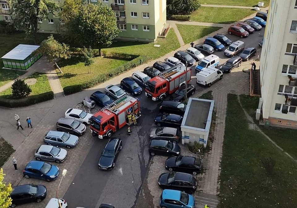 Wozy bojowe straży pożarnej nie mogły dojechać do pożaru. Fot. facebook.com/Bydgoszcz998