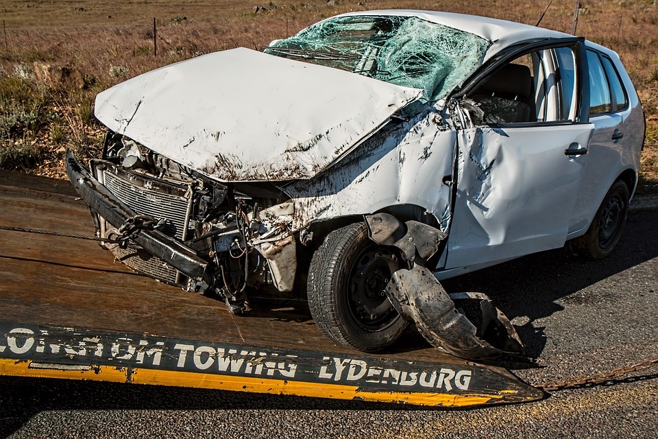 Jechał bez prawa jazdy, spowodował ciężki wypadek! Fot. ilustracyjne/pixabay.com