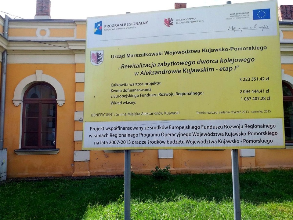 Rewitailzowany klika lat temu zabytkowy dworzec w Aleksandrowie Kujawskim wymaga gruntownej odnowy. Fot. Adriana Andrzejewska-Kuras