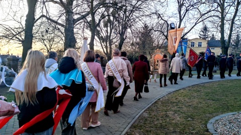 Procesja przed Mszą Świętą Rezurekcyjną w kościele pw. Wniebowzięcia Najświętszej Maryi Panny w Radziejowie. Fot. Dawid Cysewski/PR PiK