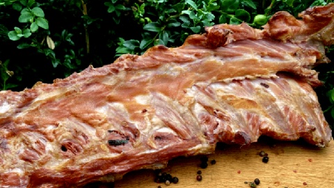 Żeberka paski wędzone. Fot. Mikołaj Kuras/lokalna-zywnosc.pl