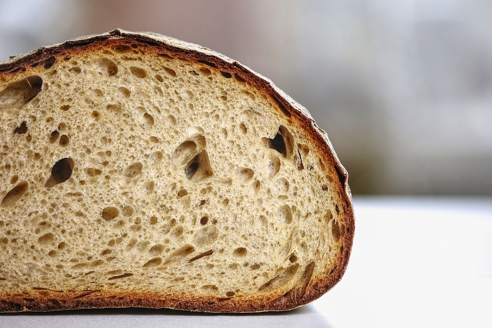 Jak wypieka się „chleb z sercem”? Fot. ilustracyjna/pixabay.com