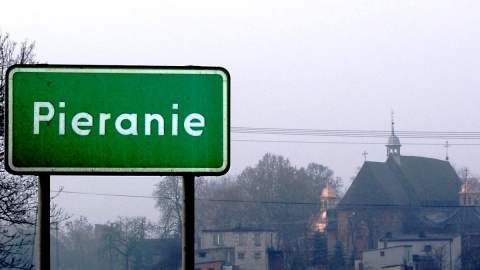 Widok na ościół pw. św. Mikołaja w Pieraniu. Fot. pieranie.net