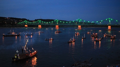 Niecodzienne łodzie w trakcie „Festiwalu Wisły”. Fot. Marcin Karasiński