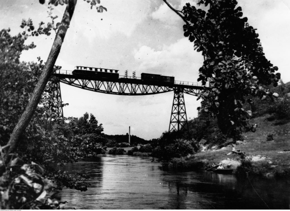 Most kolejowy na Brdzie pod Koronowem. (Źródło: Narodowe Archiwum Cyfrowe, sygn. 1-G-3228)