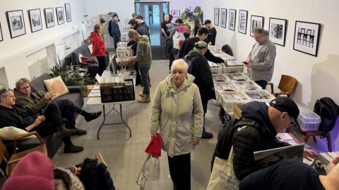 Targi Małych Wydawców i giełda płyt winylowych w Velvet ArtCafe w Bydgoszczy/fot. Tomasz Kaźmierski