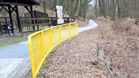 Postój i parking dla rowerów w miejscu, gdzie biegły tory dawnej wąskotorówki. Fot. Żaneta Walentyn/PR PiK