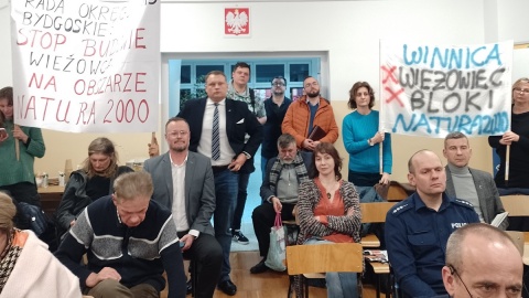 Toruńscy społecznicy protestują przeciwko budowie wieżowca na obszarze należącym do Natury 2000. Fot. Michał Zaręba/arch. PR PiK