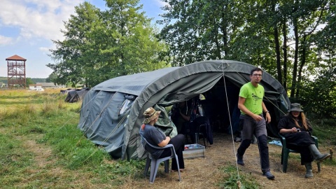 Zamiast spędzać wakacje na plaży czy w górach, jadą obrączkować ptaki. Fot. Adriana Andrzejewska-Kuras/PR PiK