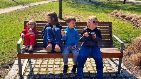 Celina i Łukasz Antczakowie wychowują dzieci z niepełnosprawnościami, między innymi z zespołem FAS/fot.: nadesłane