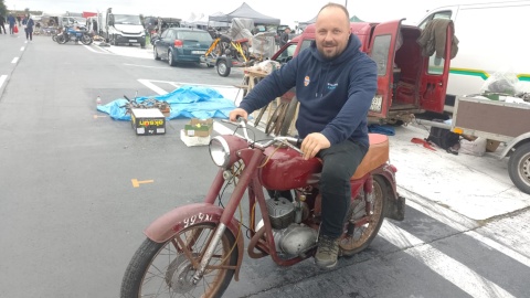 Pasjonaci motoryzacji spotkali się w Toruniu i wzięli udział w Motobazarze/fot.: Michał Zaręba
