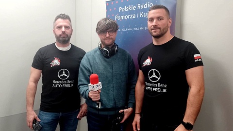 Toruńscy strażacy w studiu Polskiego Radia PiK. Fot. Zdzisław Nawrat/PR PiK