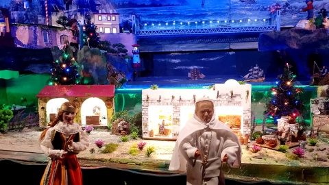 Wśród figur można dostrzec Mikołaja Kopernika i Jana Pawła II. Fot. Michał Zaręba/PR PiK
