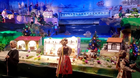 Wśród figur można dostrzec Mikołaja Kopernika i Jana Pawła II. Fot. Michał Zaręba/PR PiK