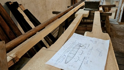 W warsztacie szkutniczym Pana Rafała z Kaszczorka. Fot. Adriana Andrzejewska-Kuras/PR PiK