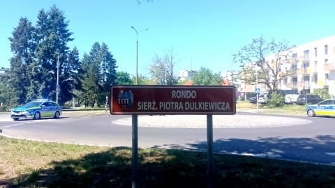 Imieniem sierżanta Piotra Dulkiewcza nazwano rondo w Toruniu. Fot. Michał Zaręba/PR PiK