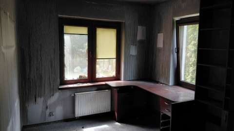 Gdy wydawało się, że najtrudniejsze chwile są już za rodziną, przyszedł kolejny cios. 1 czerwca w pożarze spłonął ich dom/fot. Michał Zaręba