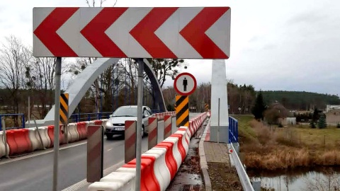 Droga Wojewódzka nr 254 ma nową nawierzchnię, ale szereg ograniczeń prędkości. Fot. nadesłane