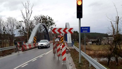 Droga Wojewódzka nr 254 ma nową nawierzchnię, ale szereg ograniczeń prędkości. Fot. nadesłane