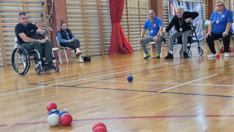 Boccia to sport, który mogą uprawiać wszyscy, nawet osoby z dużą niepełnosprawnością/fot.: Adriana Andrzejewska-Kuras