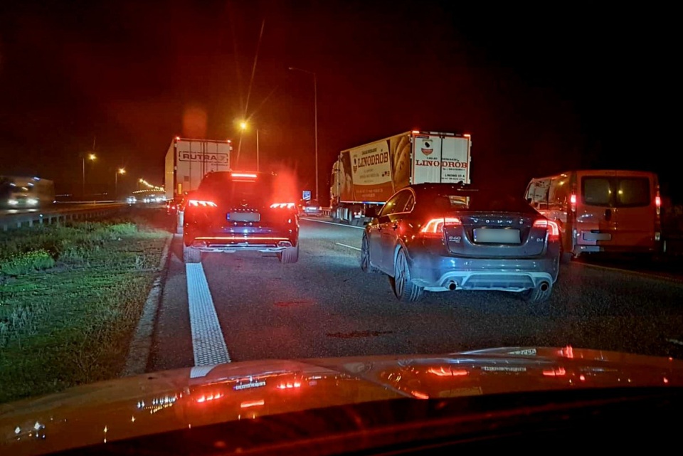 Dlaczego kierowcy zastawiają tzw. „korytarz życia”? Fot. Żaneta Walentyn/PR PiK