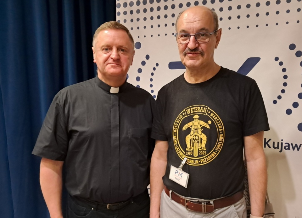 Ks. Krzysztof Buchholz i Roman Potocki w studiu Polskiego Radia PiK. Fot. Ewa Dąbrowska/PR PiK