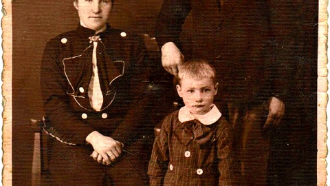 Władysław Mania z żoną i synem Aleksym. Fot. krajna.com.pl/zbiory prywatne Jana Mani