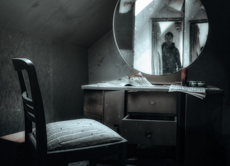 Tam, w tym domu na rogu straszy... Fot. ilustracyjna/Tama66/pixabay.com