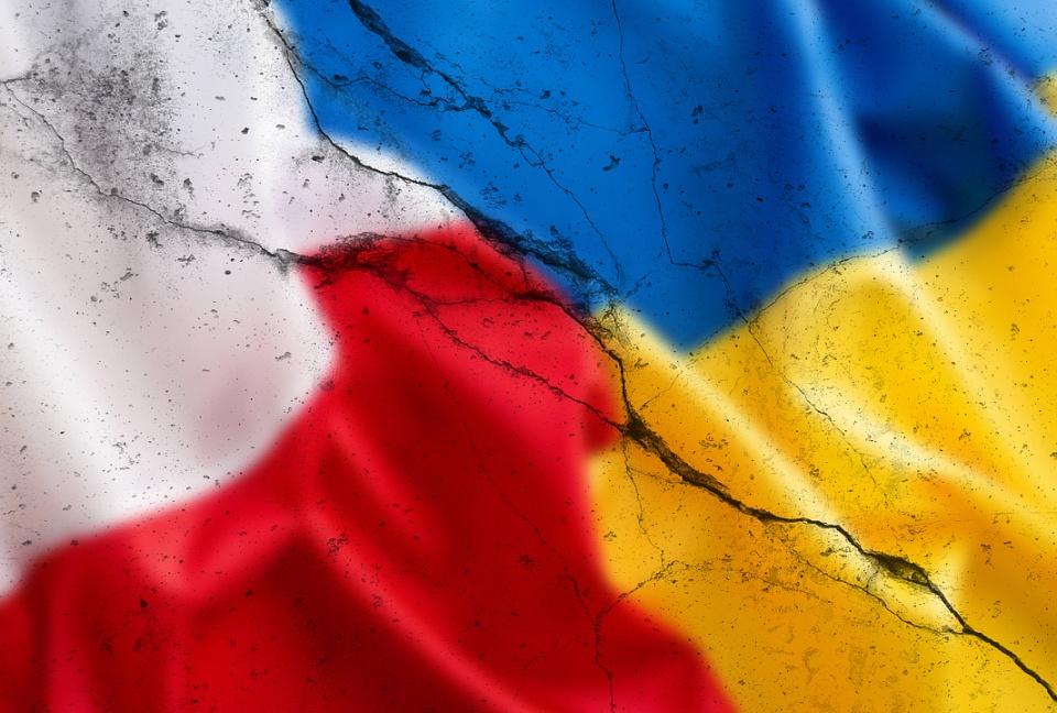 Tragiczna przeszłość coraz bardziej nas dzieli, nawet w obliczu wojny i zagrożenia. Grafika: ilustracyjna/pixabay.com